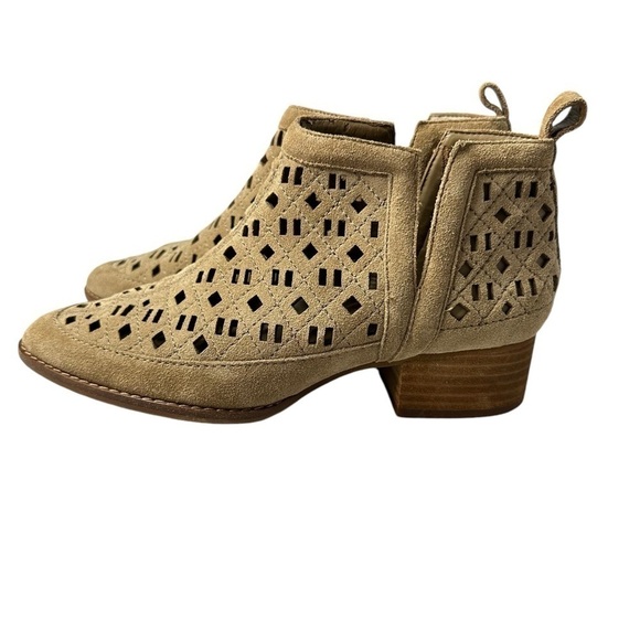 Gianni Bini Leather Upper Cutout Beige Bootie Women’s Size 7 M - Picture 5 of 16